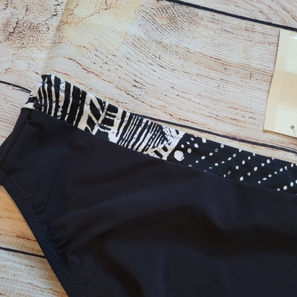 Profile Black & White Bikini Bottoms - Picture 5 of 7